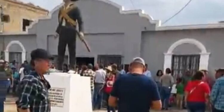 Campesinos se disputan el Comité en Reynosa; tensión y jaloneos por el control