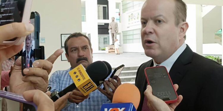 Defiende Canturosas Plan B y descarta ruptura con el PVEM