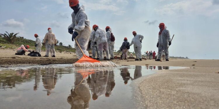Grupo Interinstitucional garantiza el control de la contaminación por hidrocarburos en el Golfo de México; reporta playas limpias en el litoral