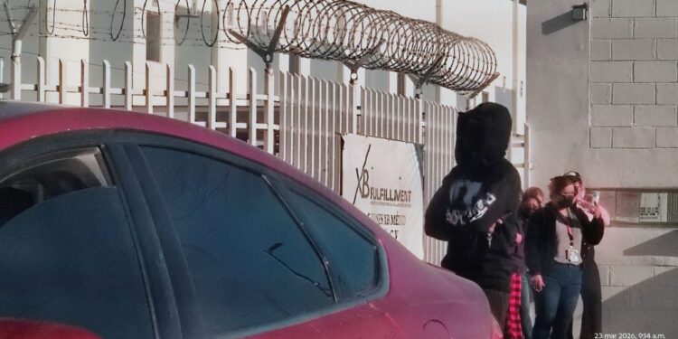 Encapuchados bloquean liquidación a obreros en maquiladora XB de Reynosa