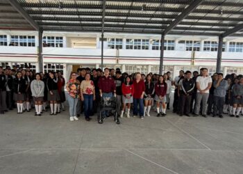 Humberto Prieto acerca Congreso a jóvenes del COBAT 22 de Reynosa