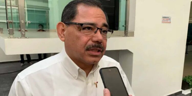 Crean migrantes red de alerta de operativos de ICE