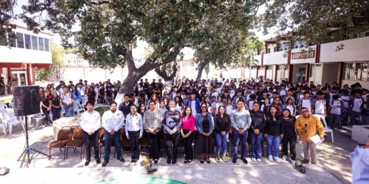 Participan más de 800 jóvenes en ciclo de conferencias “INLOVE: Más Amor Menos Riesgos”: INJUVE
