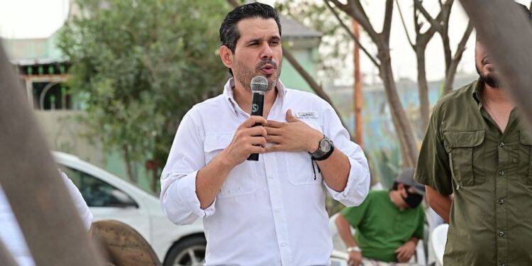 La política que se arrastra por candidaturas difícilmente se levantará por la gente: LMI