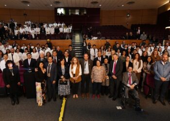 Inicia Pemex formación de 291 médicas y médicos especialistas y reconoce excelencia académica