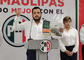 Amanece a $30 el litro de diésel; advierte PRI escalada de precios