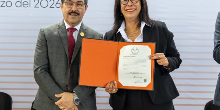 Dra. Laura Jiménez Ferretiz rinde protesta como directora de la FCAT-UAT