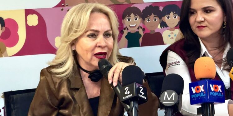 Garantizan acceso universal a la Beca Rita Cetina con módulos de inscripción en escuelas de Tamaulipas