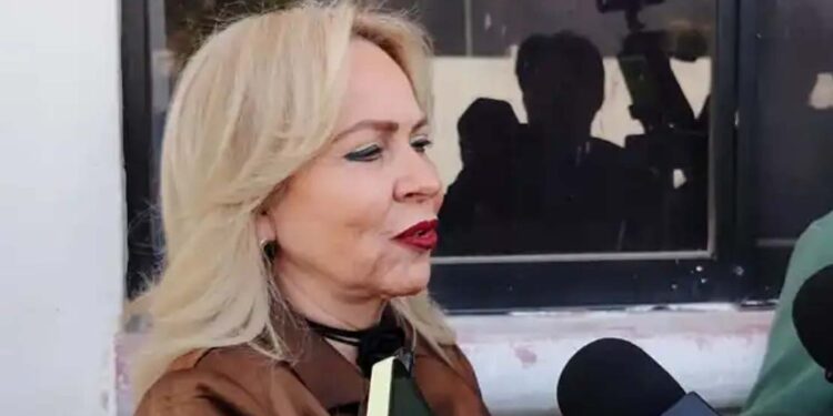 Niega Nora de los Reyes tener familiares o protegidos en la SET