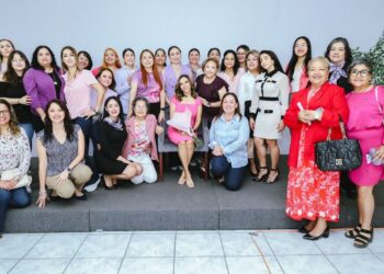 Imparten conferencia sobre rol fundamental de las mujeres en las Asociaciones Religiosas