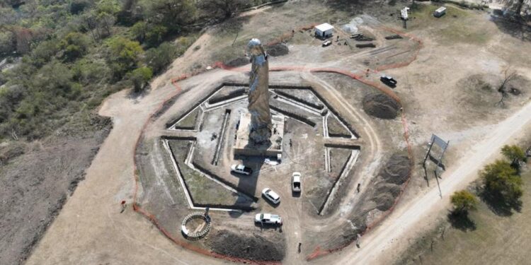 Embellece Gobierno del Estado el monumento a la Virgen de El Chorrito con moderna plazoleta