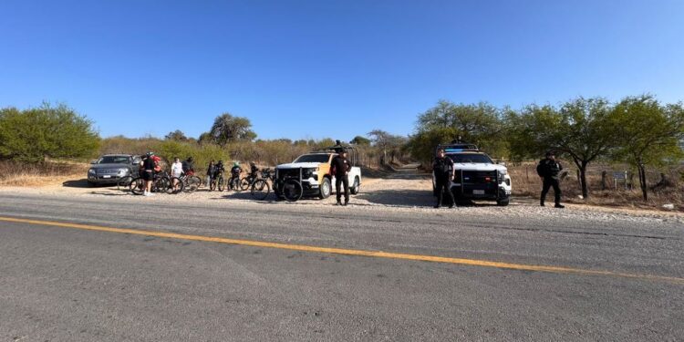 Brinda Guardia Estatal seguridad durante rodada ciclista en la carretera Tula–Ocampo