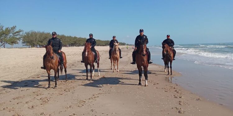 Despliega Guardia Estatal operativo en playa La Pesca durante Semana Santa