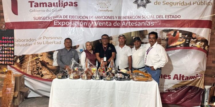 Impulsan reinserción social con artesanías de PPLs en la Fiesta de Abril Tampico 2026