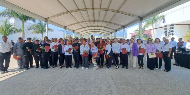 Conmemora SSPT Día Internacional de la Mujer con apoyo al emprendimiento y entrega de reconocimientos