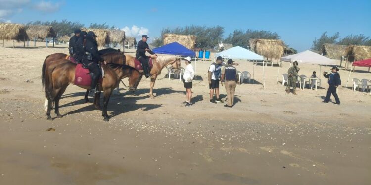 Despliega Guardia Estatal operativo en Playa La Pesca durante Semana Santa
