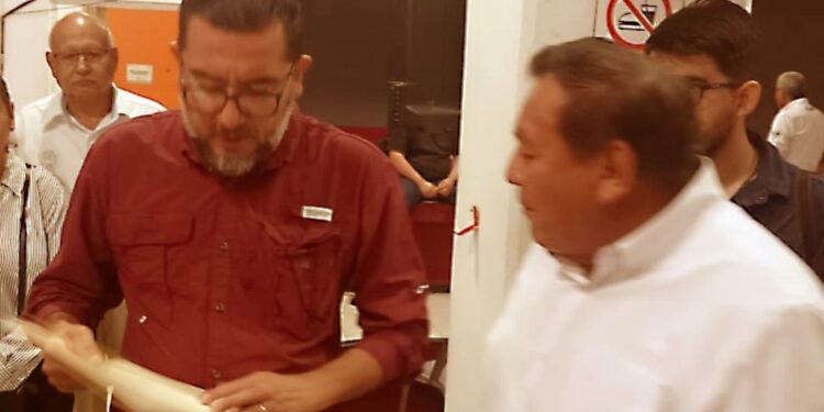 Regidor Ismael Mex niega conflicto de interés en empleos temporales