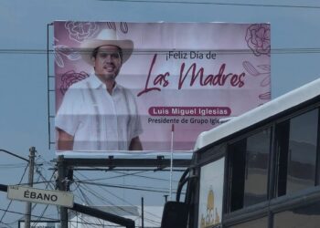 Homenajea Luis Miguel Iglesias a mamás de Reynosa