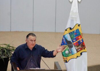 Corta Morena debate y bloquea a Gerardo Peña en discusión del “Plan B”