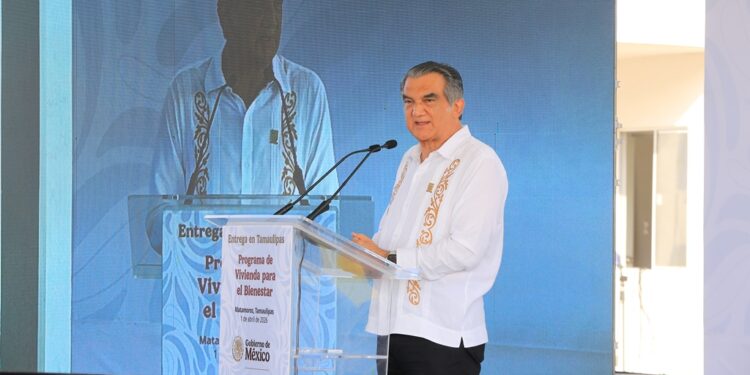 En enlace a la mañanera, presidenta Sheinbaum y Américo entregan viviendas a familias de pescadores en Tamaulipas