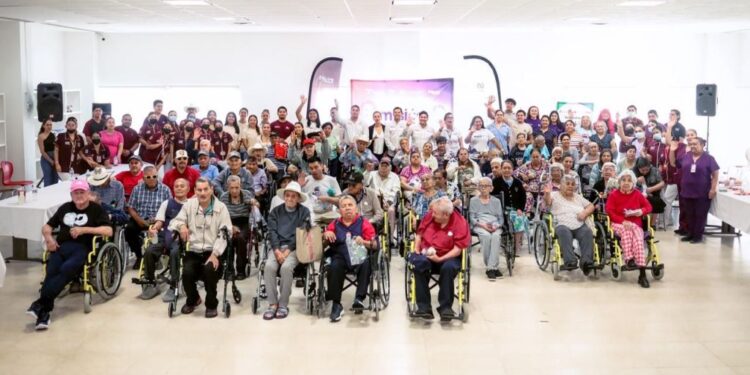 Fortalece INJUVE vínculos intergeneracionales en la Casa Hogar del Adulto Mayor en coordinación con el Sistema DIF Estatal