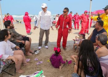 Pemex descarta derrames de crudo y garantiza playas limpias en el Golfo