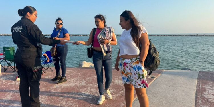 Implementa Guardia Estatal de Género campaña contra la violencia familiar en Playa Miramar