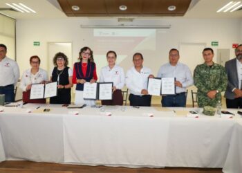 Toman protesta a integrantes del Consejo Estatal de Nutrición