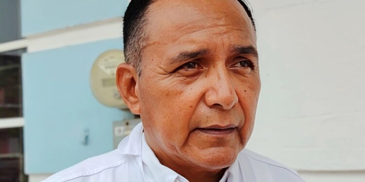 Castañeda exige trabajo social permanente en la política