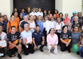 Capacita la UAT a personas mayores en el uso de herramientas digitales