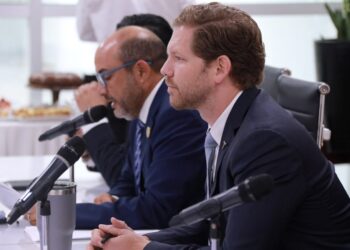 Expone Karl Heinz Becker resultados y proyectos de SEDUMA ante comisión legislativa