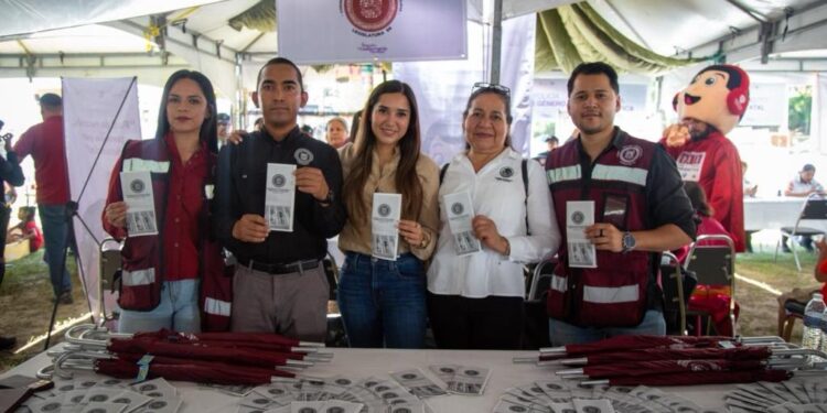 Congreso del Estado fortalece atención ciudadana durante Brigada “Transformando Familias” en Llera