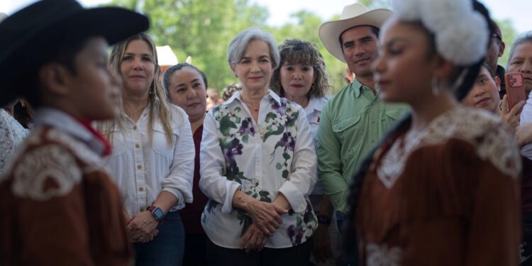 DIF Tamaulipas acerca servicios gratuitos a familias de Llera con la brigada Transformando Familias