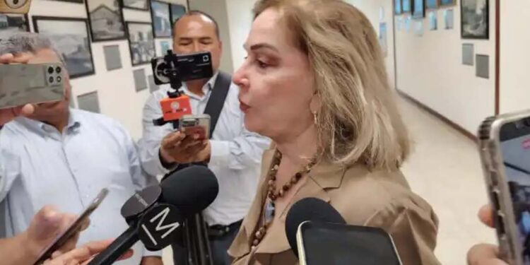 Deben detener a Rocha Moya; nadie sabe dónde está: Paloma