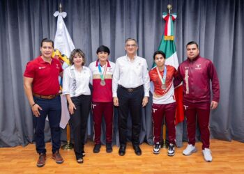 Recibe gobernador a históricos campeones tamaulipecos