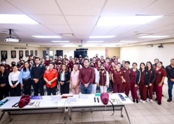 Participan estudiantes de enfermería en talleres sobre salud sexual y reproductiva: INJUVE