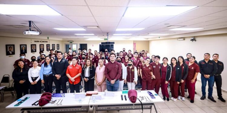 Participan estudiantes de enfermería en talleres sobre salud sexual y reproductiva: INJUVE