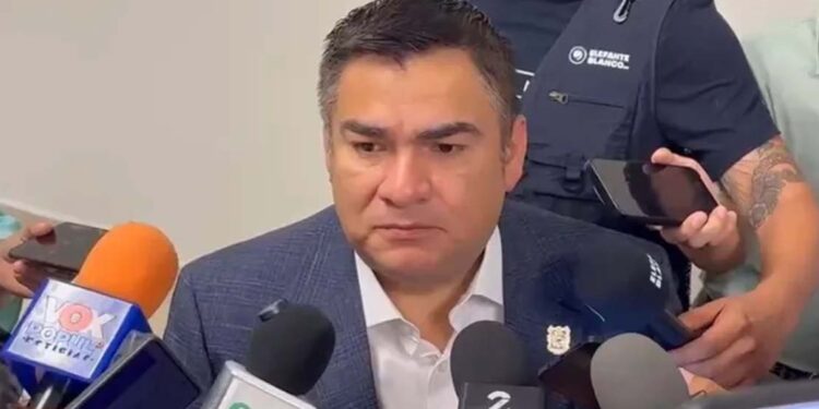 Para que se les quite lo “cuscos”; defiende Isidro iniciativa