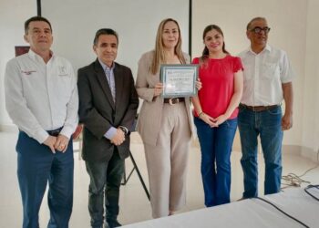 Reconocen a Karla Ávalos con el Mérito Ciudadano 2026