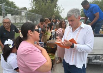 Lleva Juan Carlos Zertuche Mercadito Ciudadano a El Olmo en apoyo a la economía familiar