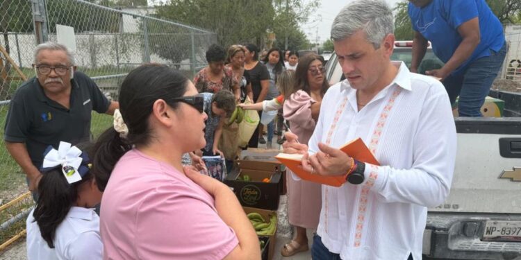 Lleva Juan Carlos Zertuche Mercadito Ciudadano a El Olmo en apoyo a la economía familiar