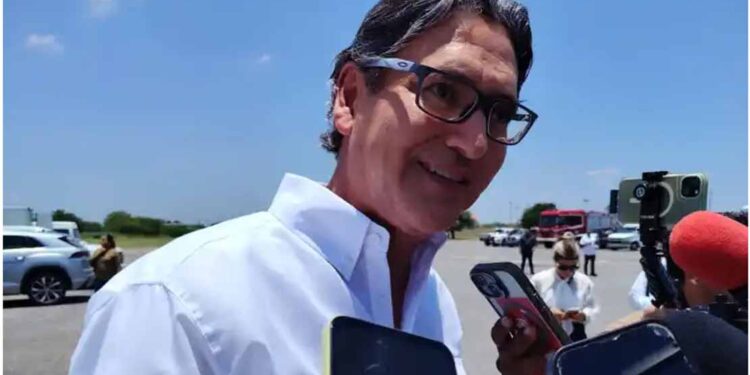En medio de acusaciones, Erasmo se aferra a la reelección