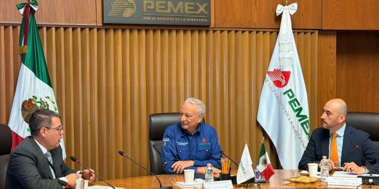 Firman Pemex e INECC convenio de colaboración en materia de protección ambiental