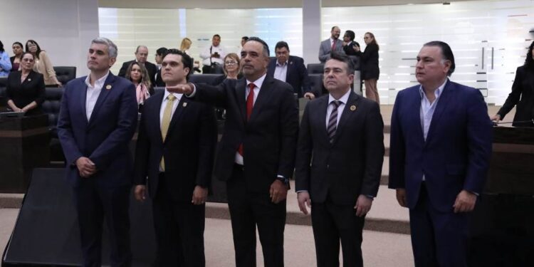Rinden protesta nuevos titulares en áreas estratégicas de justicia y control interno
