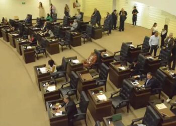 Aprueban “fast track” minutas sobre injerencia en elecciones y reelección de magistrados