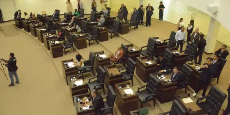 Aprueban “fast track” minutas sobre injerencia en elecciones y reelección de magistrados