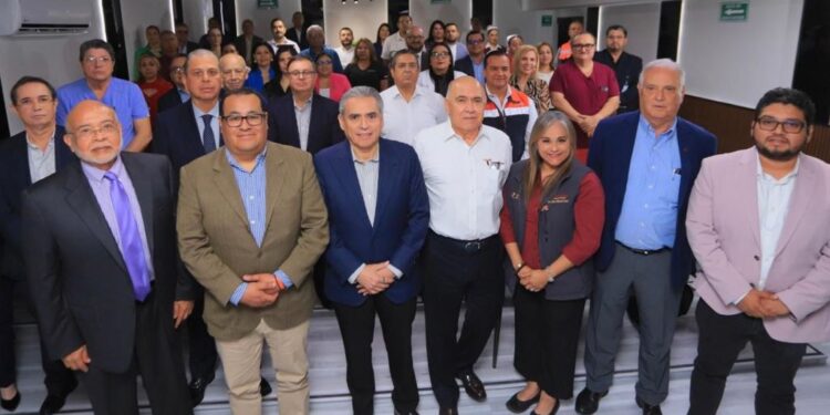 Sector médico impulsa buenas prácticas en la atención clínica y llama a la participación comunitaria