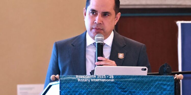 Participa secretario de Finanzas en encuentro rotario y destaca saneamiento financiero de Tamaulipas