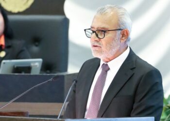 Destaca Pedro Cepeda rescate de obras abandonadas en comparecencia ante el Congreso del Estado