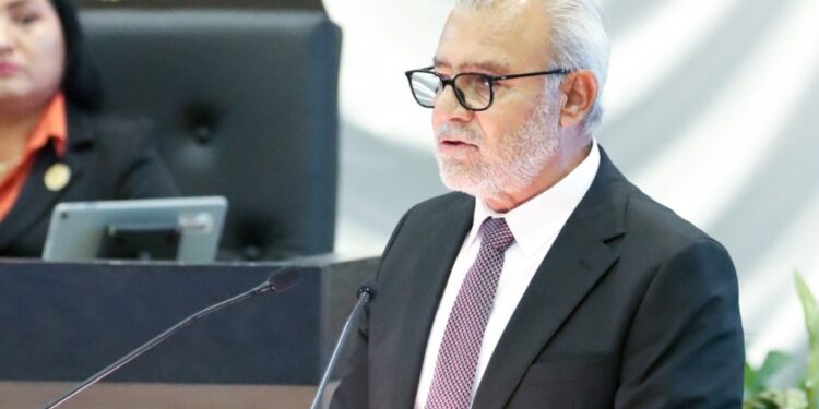 Destaca Pedro Cepeda rescate de obras abandonadas en comparecencia ante el Congreso del Estado